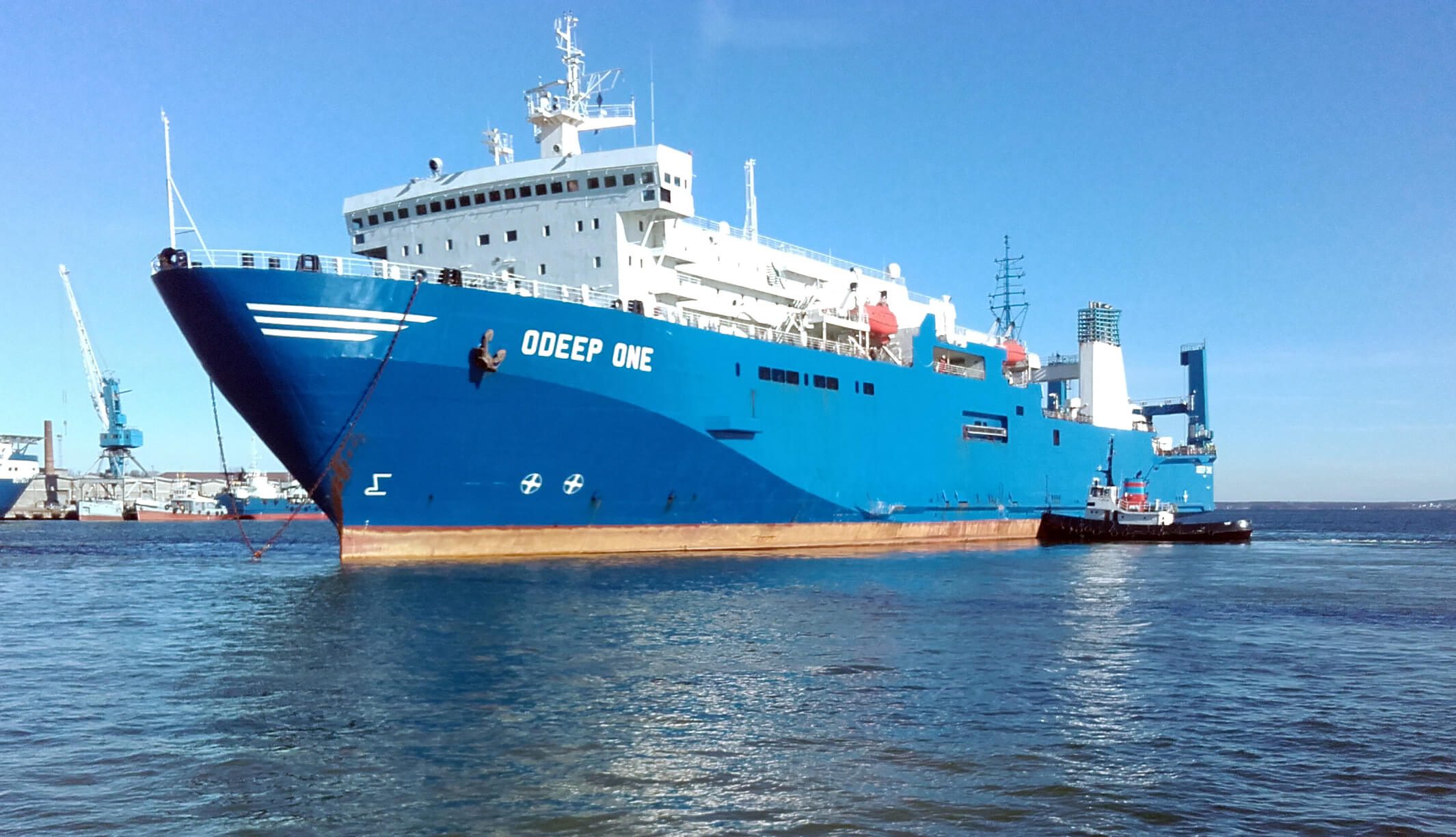 Global Hybrid Redundancy: Ensuring Reliable Connectivity for Ocean-Going Vessels